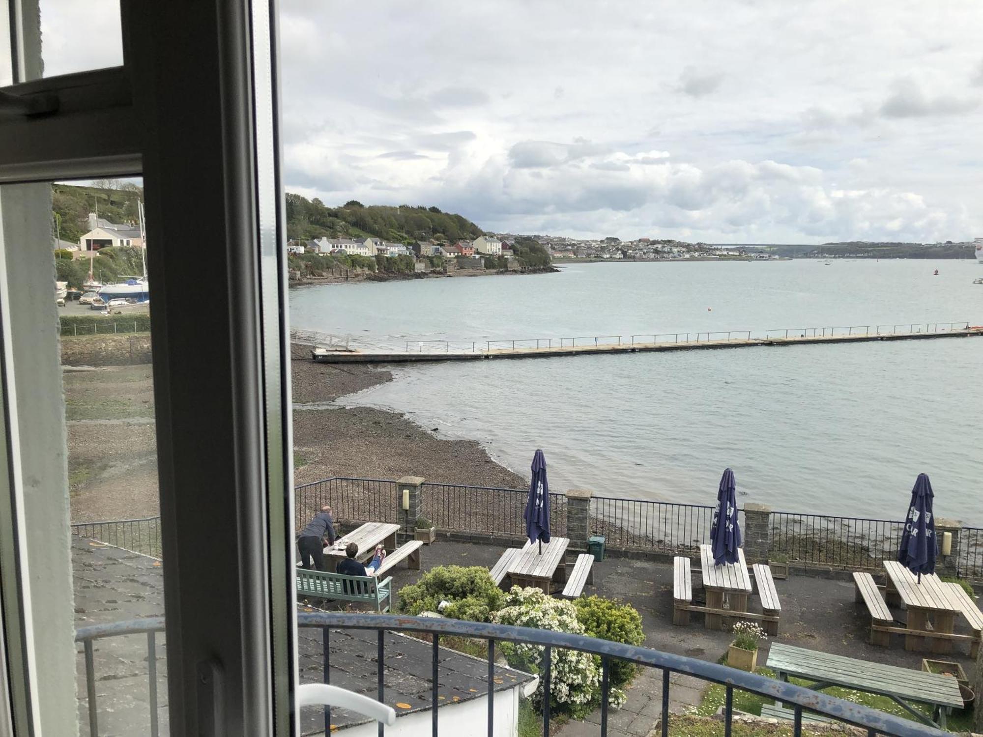 Ferry House Inn Milford Haven Szoba fotó